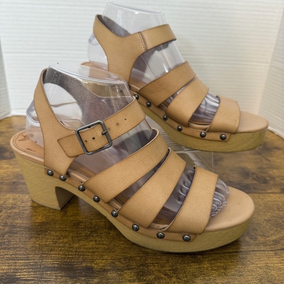 J.Crew Tan Strap Sandals Block Heel Ankle Strap Faux Leather Boho 70s Style Sz 9 - Picture 1 of 10